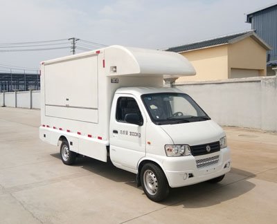 程力威牌CLW5030XSHD5型售貨車