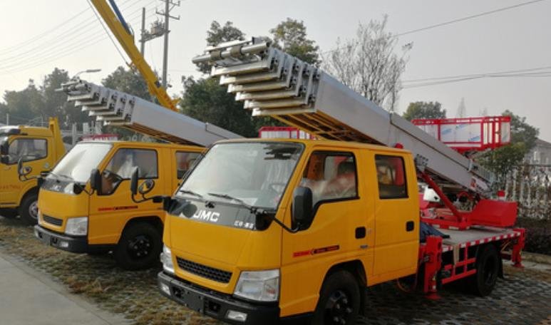 程力威牌CLW5041TBAJ5型搬家作業(yè)車