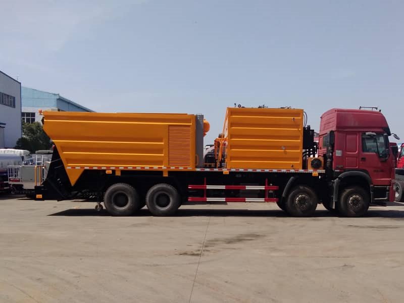 程力威牌CLW5311TFCZ5型同步碎石封層車