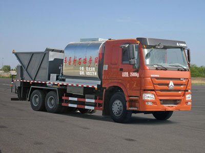 程力威牌CLW5250TFCZ5型同步碎石封層車