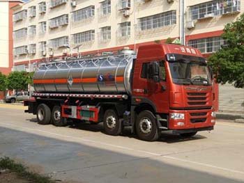 程力威牌CLW5310GZWC5型雜項(xiàng)危險(xiǎn)物品罐式運(yùn)輸車(chē)