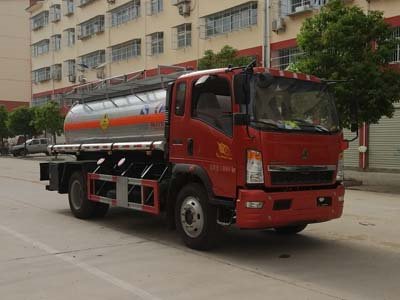 程力威牌CLW5140GYWZ5型氧化性物品罐式運(yùn)輸車(chē)