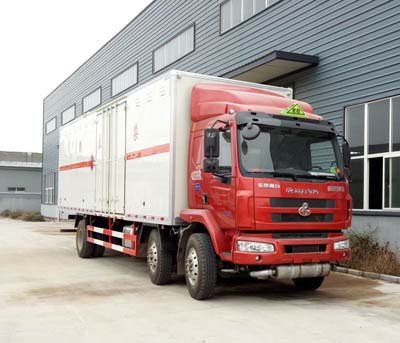 程力威牌CLW5250XRQL5型易燃氣體廂式運輸車