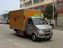 程力威牌CLW5030XRQSC5型易燃氣體廂式運輸車