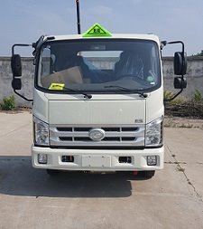 程力威牌CLW5041XRQB5型易燃?xì)怏w廂式運輸車