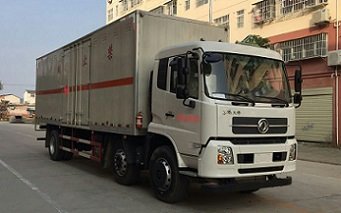程力威牌CLW5256XRQD5型易燃?xì)怏w廂式運(yùn)輸車
