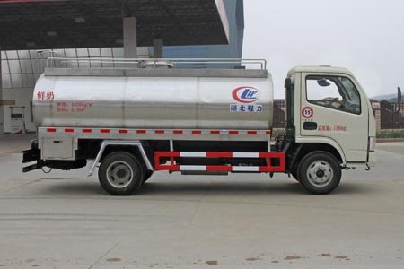 程力威牌CLW5070GNYD5型鮮奶運(yùn)輸車