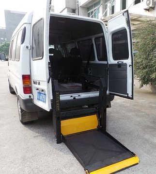 程力威牌CLW5040XSCJ5型傷殘運(yùn)送車