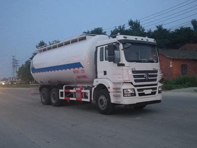 程力威牌CLW5250GFLS5型低密度粉粒物料運(yùn)輸車