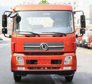 程力威牌CLW5166GYYD5型運油車