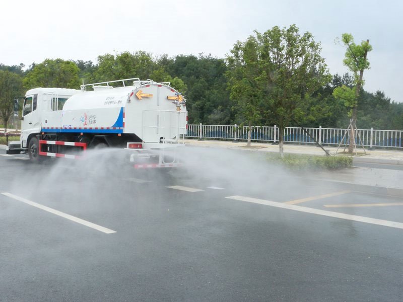 東風(fēng)天錦道路高壓清洗車