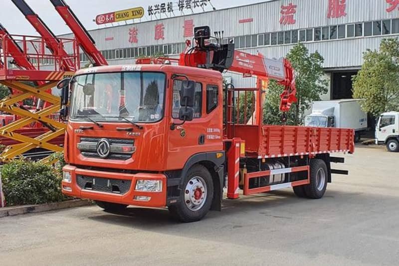 國(guó)六東風(fēng)8噸三一隨車吊