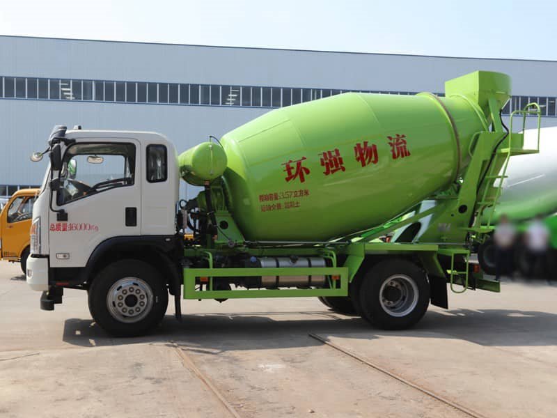 大運6方小型混凝土攪拌車