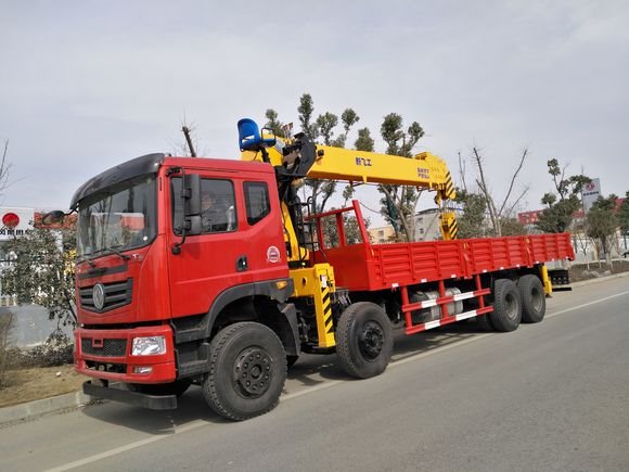 東風(fēng)T5新飛工14噸隨車吊