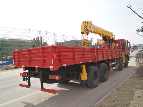 東風(fēng)T5新飛工14噸隨車吊