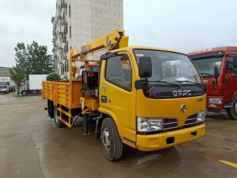 藍(lán)牌福瑞卡徐工3.2隨車吊