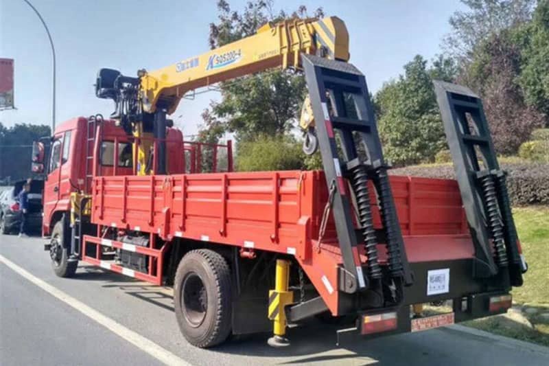 東風(fēng)D3三一12噸隨車吊