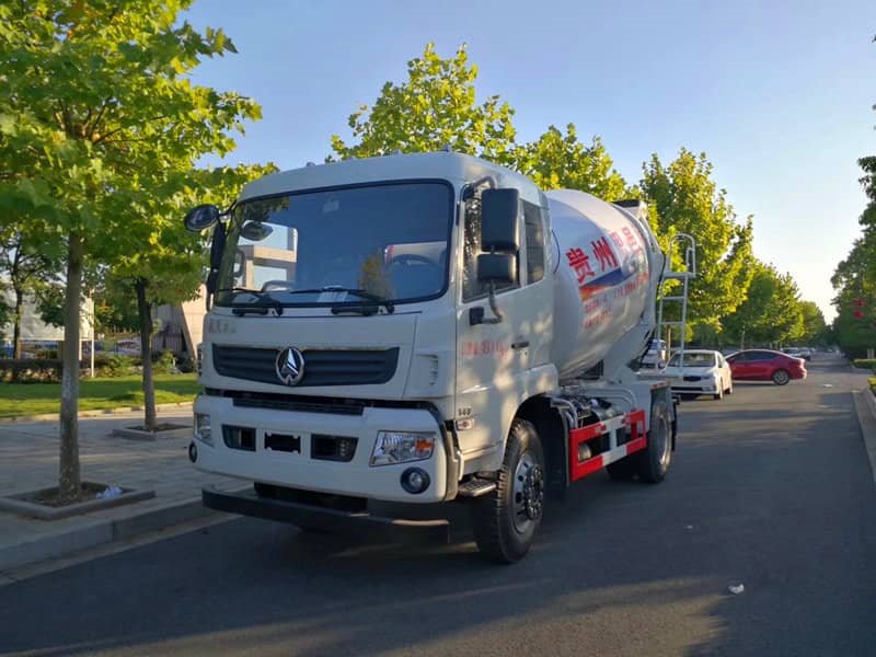 翻山跨海航天萬(wàn)山攪拌車