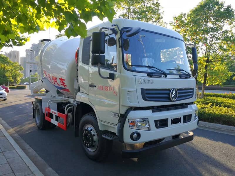翻山跨海航天萬(wàn)山攪拌車