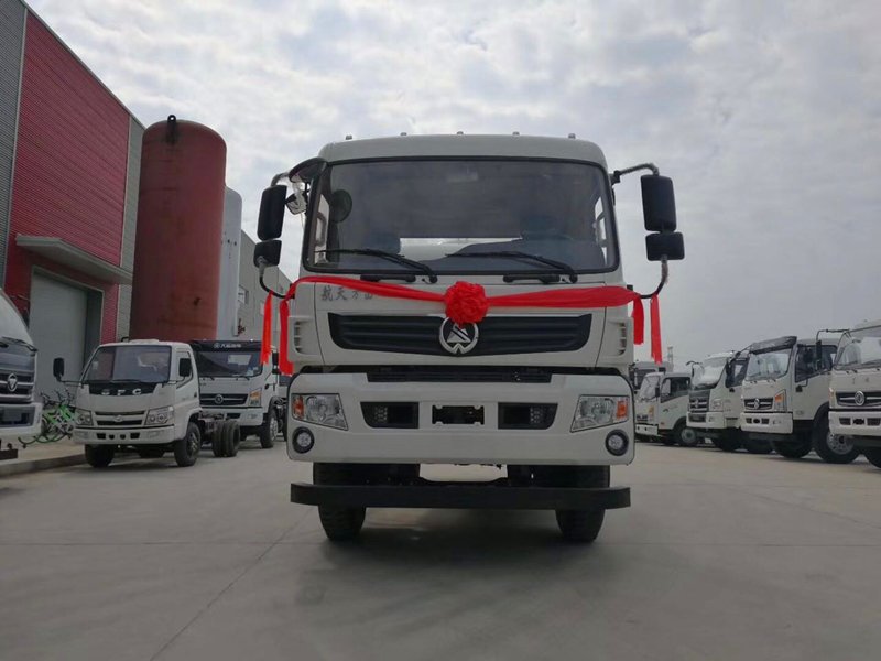 翻山跨海航天萬(wàn)山攪拌車