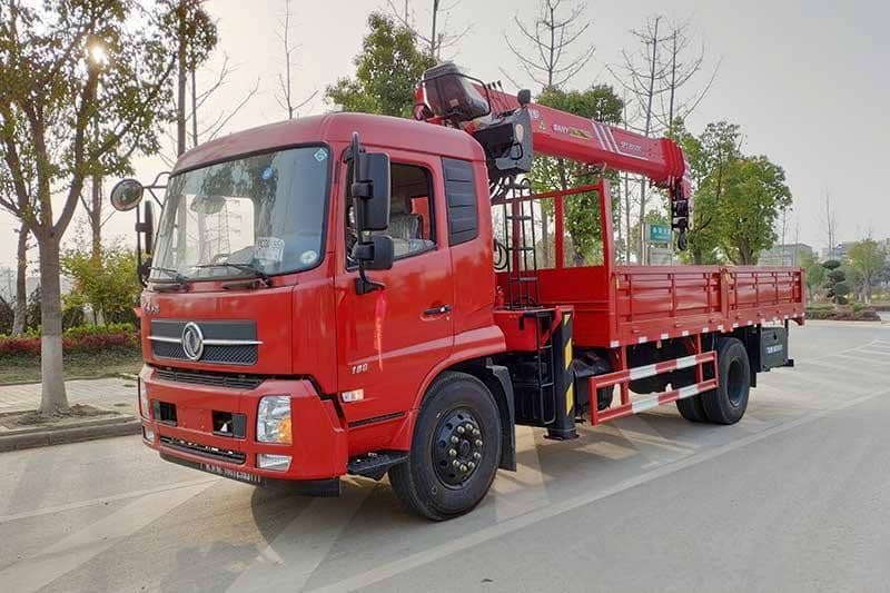東風(fēng)天錦三一8噸隨車吊
