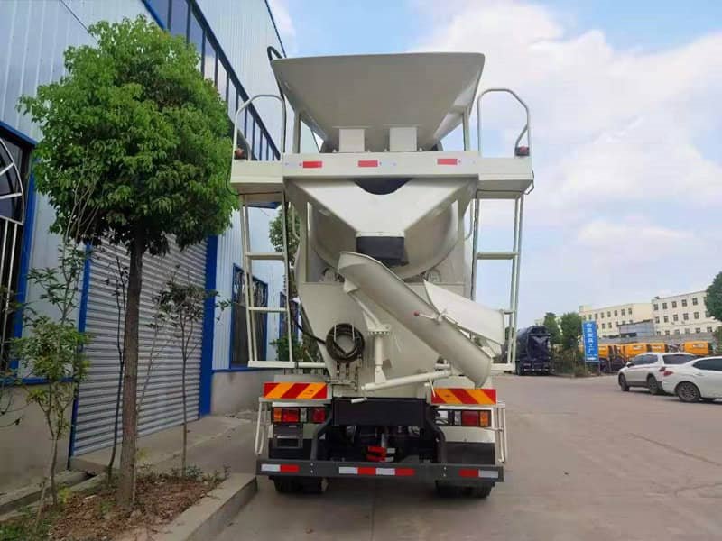 混凝土的運輸管理重汽王牌6方攪拌車