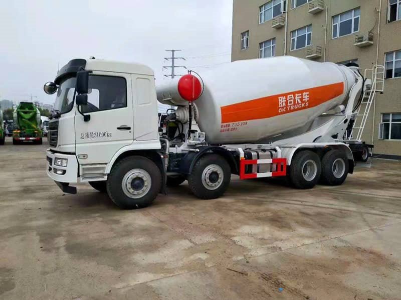 聯(lián)合10一14方輕量化攪拌車輕裝上陣