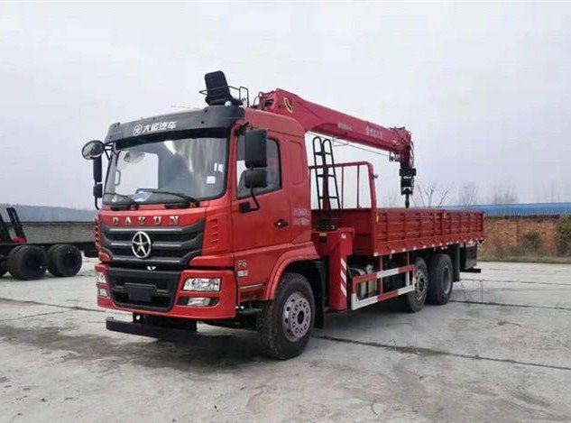 后八輪宏昌天馬12噸隨車吊
