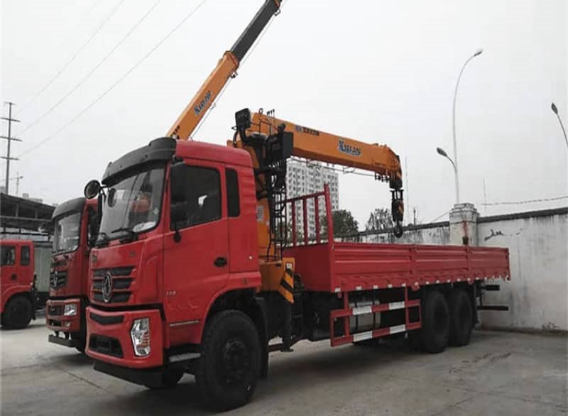 東風(fēng)12噸后八輪隨車吊