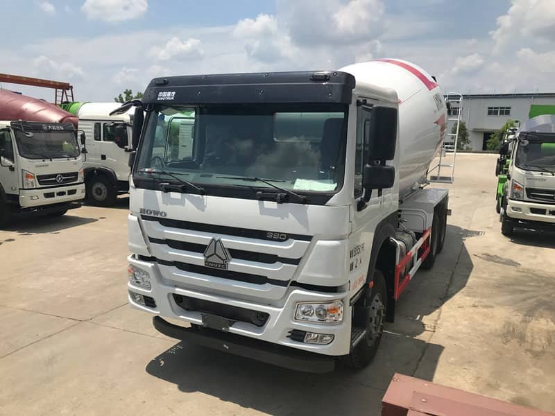 大扭矩大馬力的豪沃380重載攪拌車