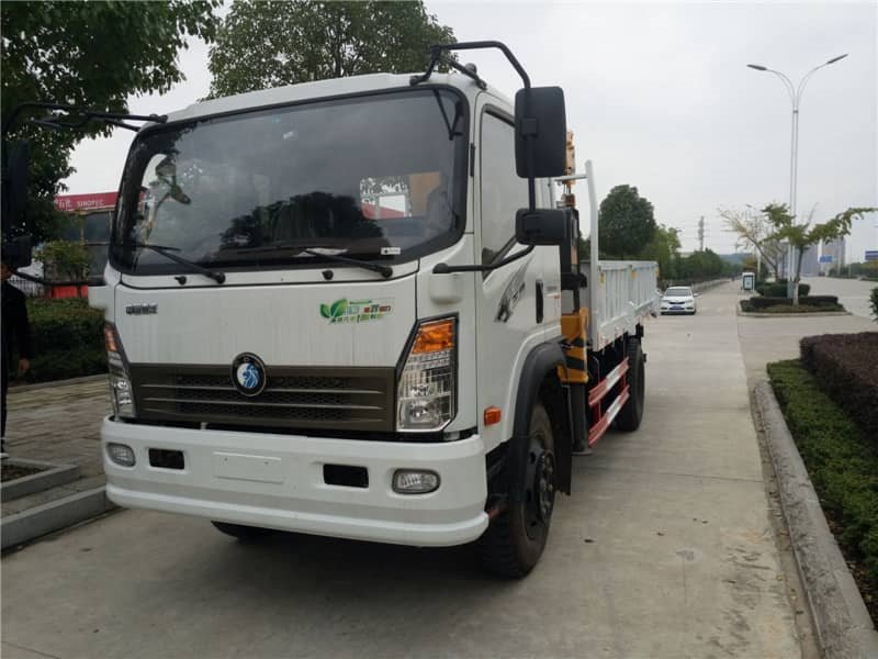 重汽豪沃藍(lán)牌2噸隨車吊
