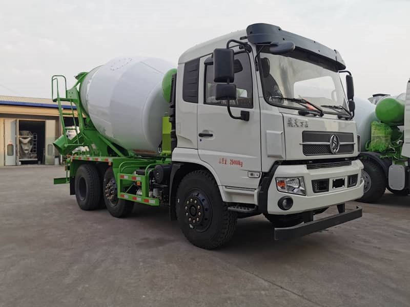 航天萬山8方水泥攪拌罐車