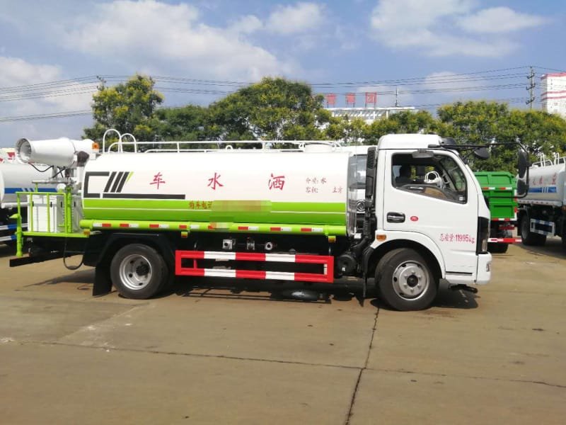 程力威牌CLW5120GSSYT6灑水車