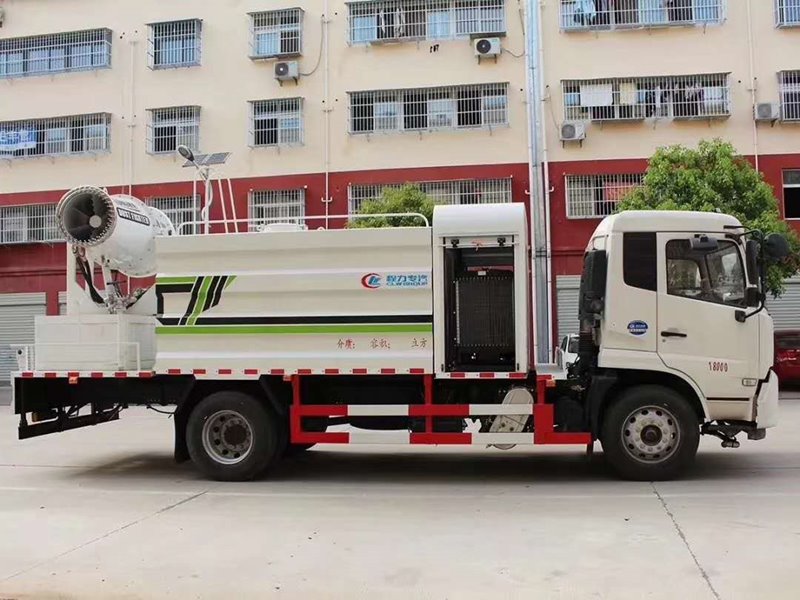 程力威牌CLW5181TDYD6多功能抑塵車