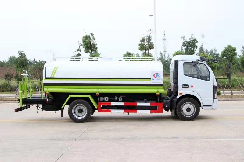 程力威牌CLW5072GPSD6綠化噴灑車