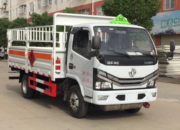 程力威牌CLW5075TQP6氣瓶運(yùn)輸車