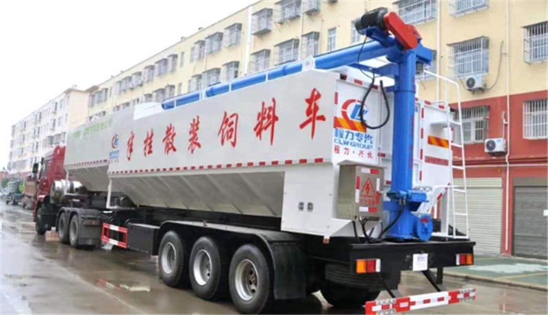 程力威牌CLW5182ZSLC6散裝飼料運(yùn)輸車