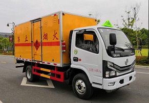 程力威牌CLW5040XRQE6易燃氣體廂式運輸車