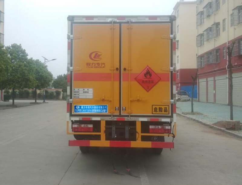 程力威牌CLW5073XRY6易燃液體廂式運(yùn)輸車