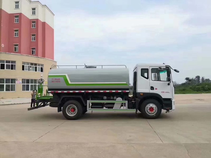 程力威牌CLW5181GLQ6瀝青灑布車
