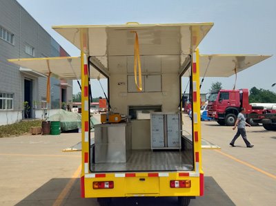 程力威牌CLW5023XSHRL6售貨車
