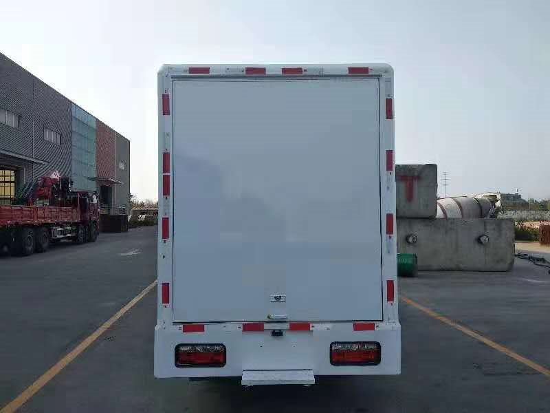 程力威牌CLW5030XSHE6售貨車