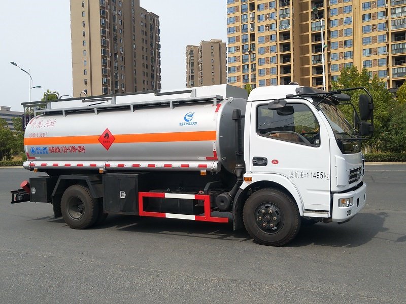 程力威牌CLW5120GJY6加油車(chē)