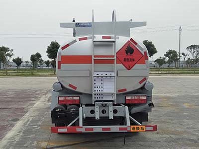 程力威牌CLW5070GJY6加油車