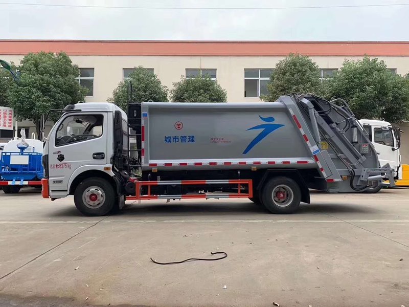 程力威牌CLW5070ZYSD6壓縮式垃圾車