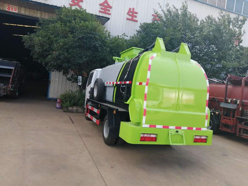 程力威牌CLW5071TCA6餐廚垃圾車