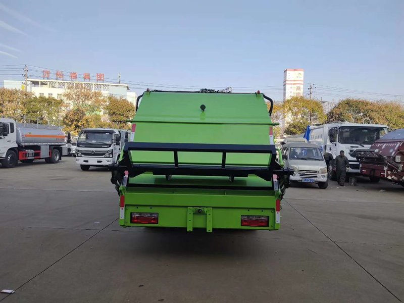 程力威牌CLW5121ZYS6壓縮式垃圾車