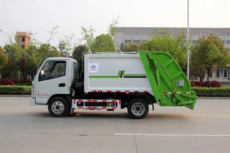 程力威牌CLW5040ZYSKL6壓縮式垃圾車