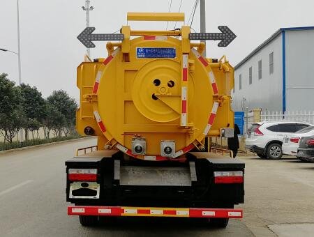 程力威牌CLW5120GQW6CD清洗吸污車(chē)