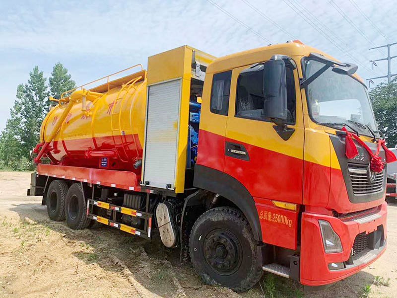 國六東風(fēng)天龍21方后雙橋清洗吸污車